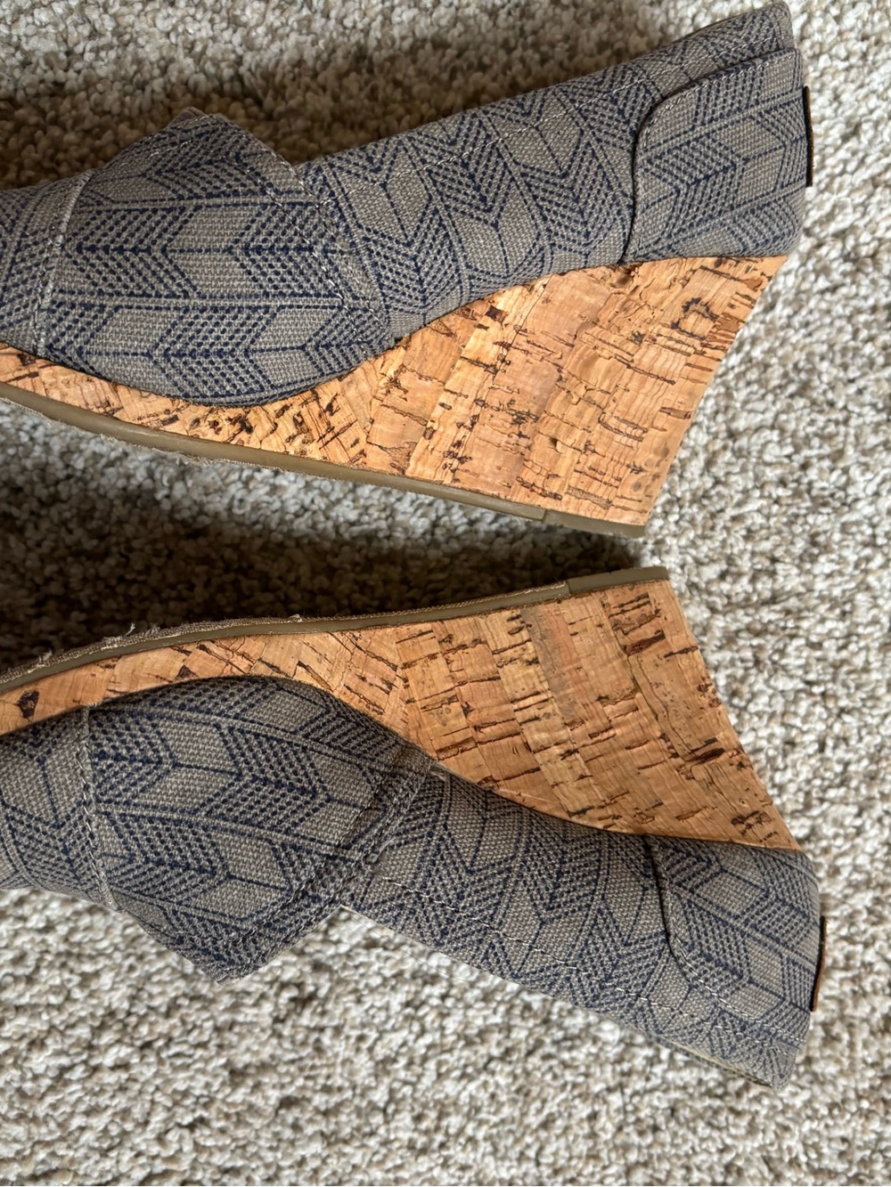 Toms Gray Patterned Fabric Cork Wedges
